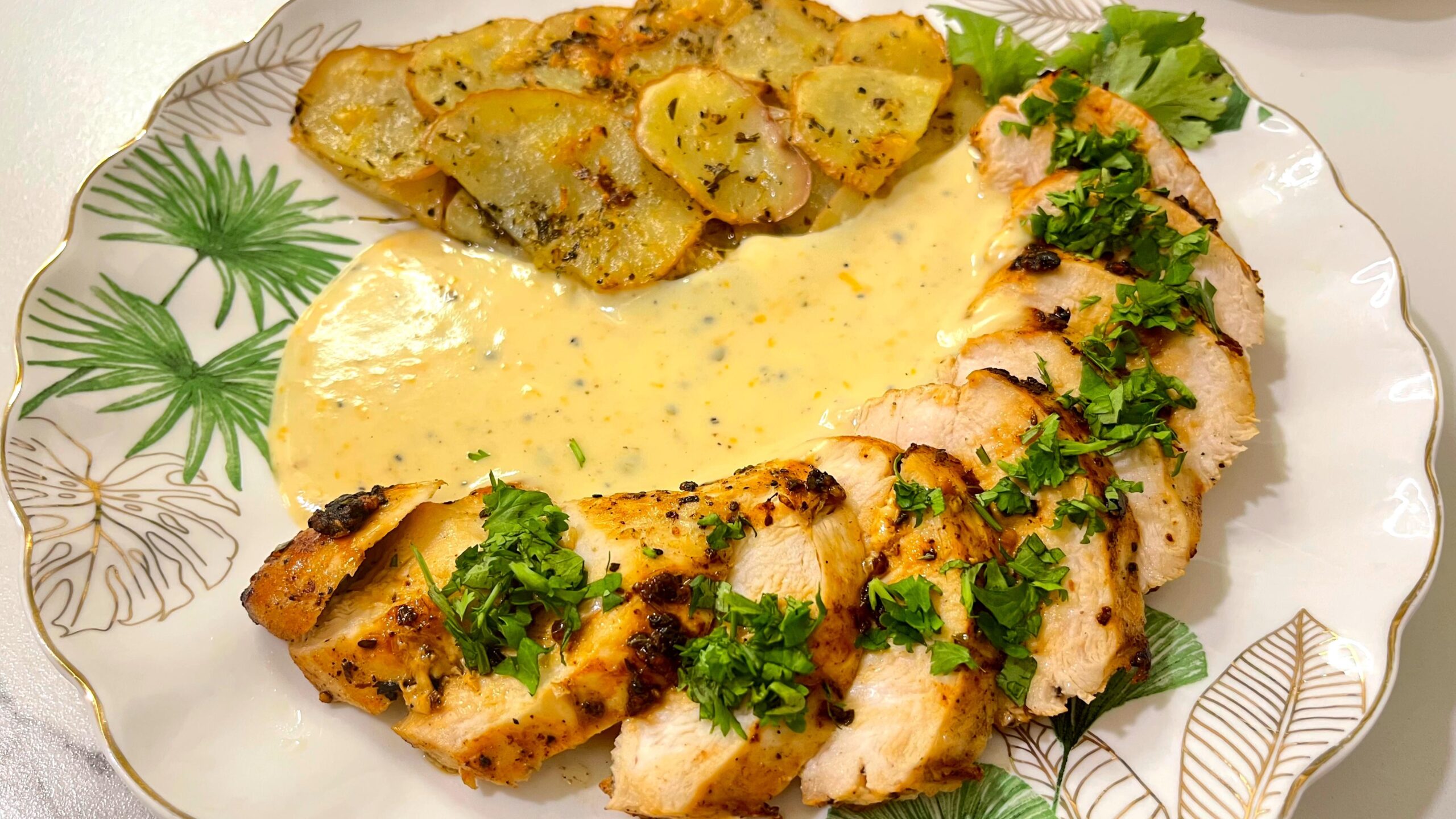 Delicious Chicken Breast with Roasted Potatoes and Cheesy Béchamel sauce